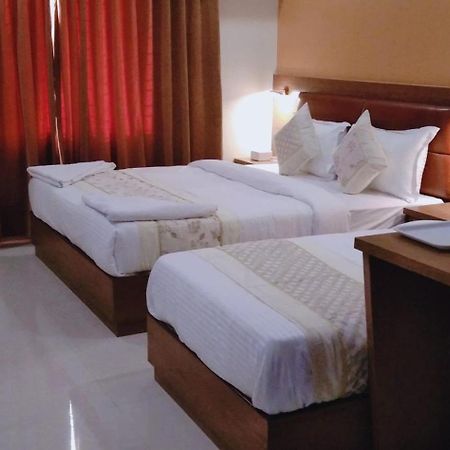 Hotel Crystal Luxury Inn- Bandra Mumbai Dış mekan fotoğraf
