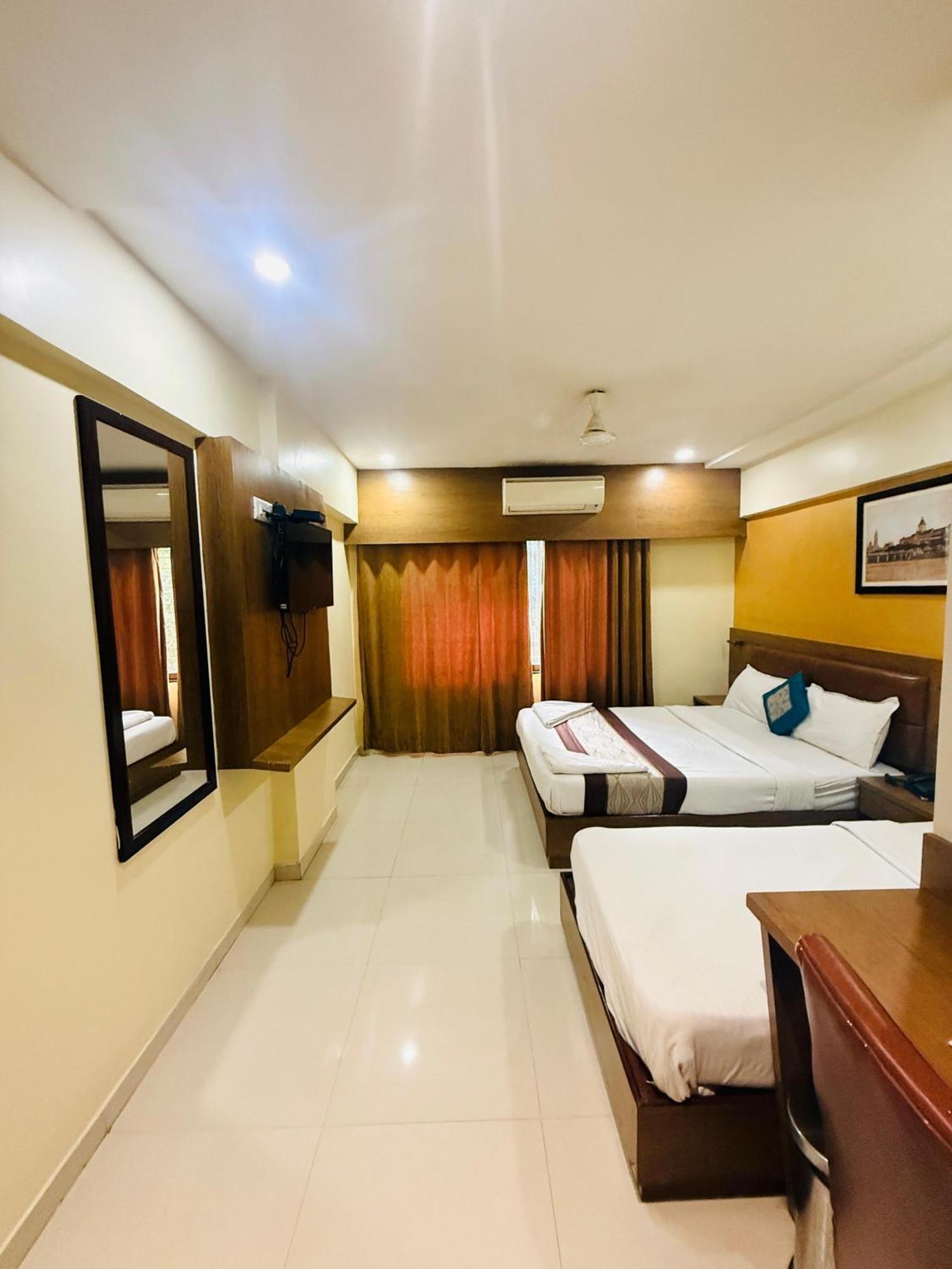 Hotel Crystal Luxury Inn- Bandra Mumbai Dış mekan fotoğraf