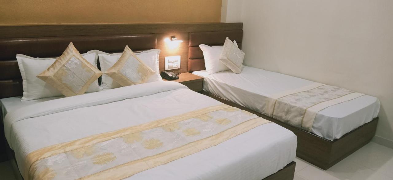 Hotel Crystal Luxury Inn- Bandra Mumbai Dış mekan fotoğraf