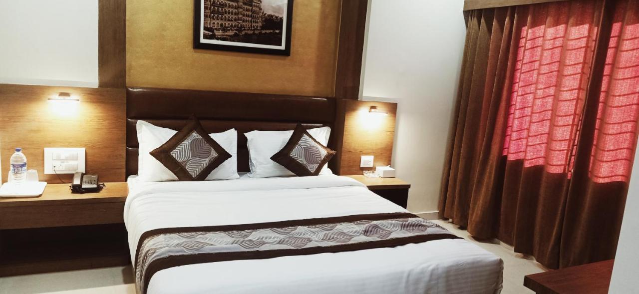 Hotel Crystal Luxury Inn- Bandra Mumbai Dış mekan fotoğraf