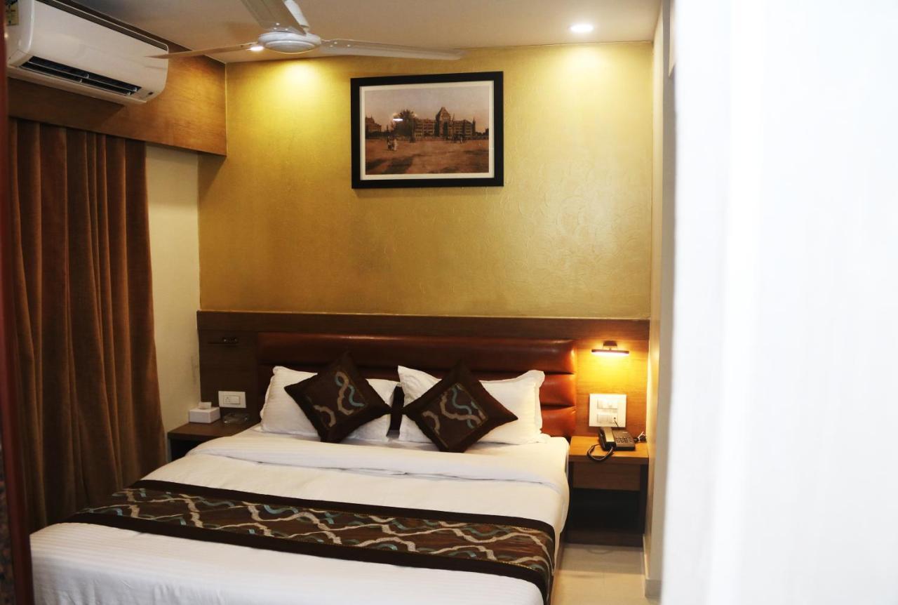 Hotel Crystal Luxury Inn- Bandra Mumbai Dış mekan fotoğraf
