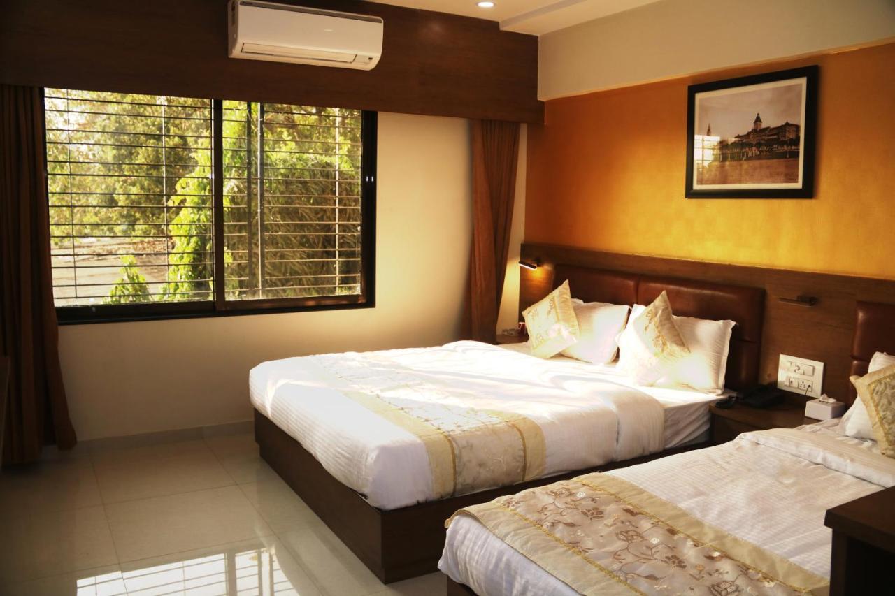 Hotel Crystal Luxury Inn- Bandra Mumbai Dış mekan fotoğraf