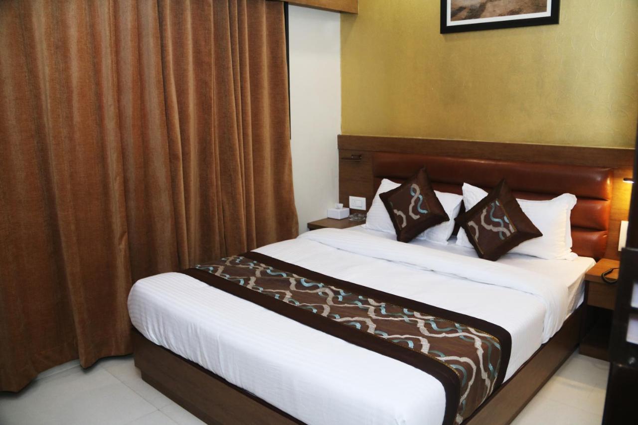Hotel Crystal Luxury Inn- Bandra Mumbai Dış mekan fotoğraf