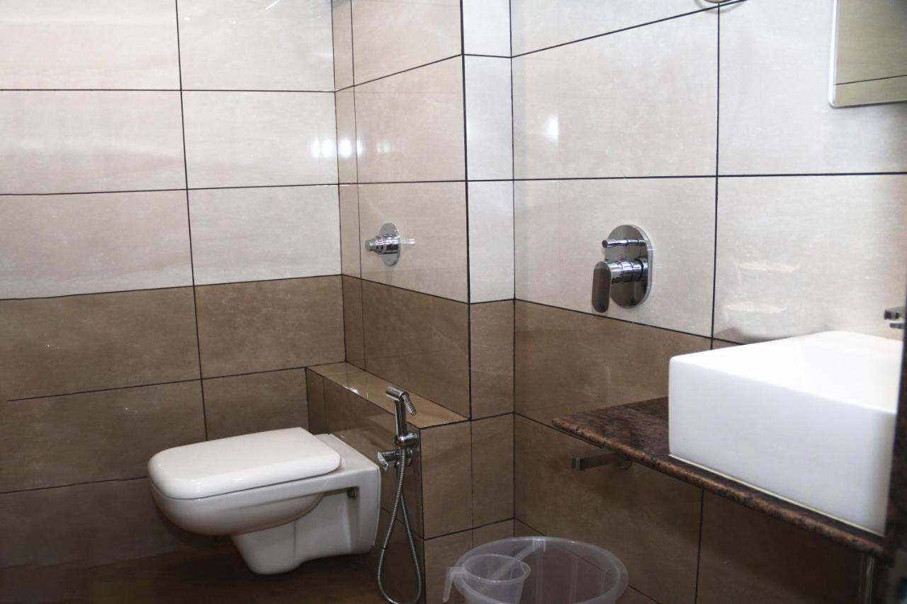 Hotel Crystal Luxury Inn- Bandra Mumbai Dış mekan fotoğraf